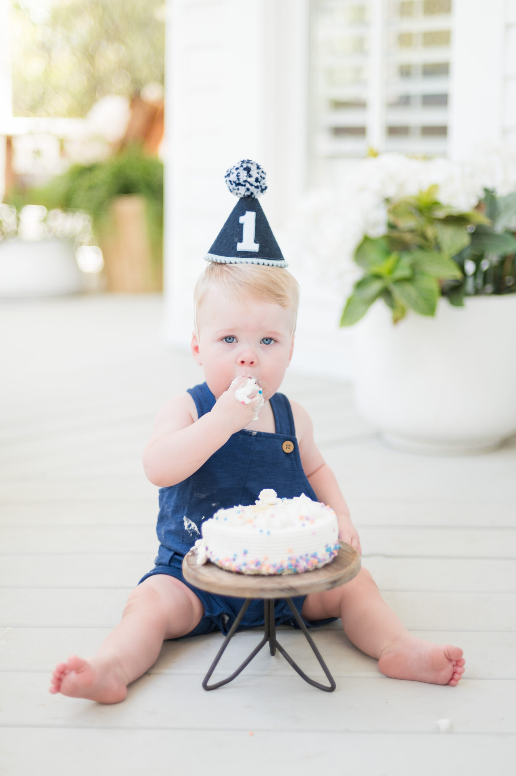 Mckinney TX studio cake smash photo session by Tiffany Cassidy Photography